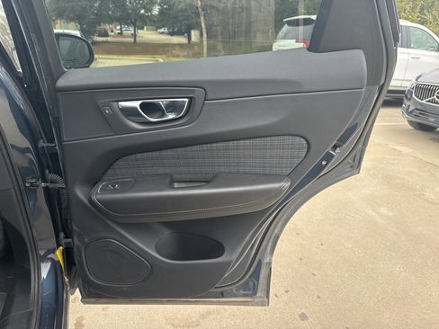 Used 2023 Volvo XC60 B5 Core image 14