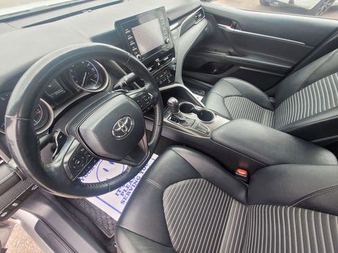 Used 2022 Toyota Camry SE w/ Convenience Package FWD image 18