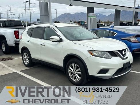 Used 2016 Nissan Rogue SV w/ SV Premium Package AWD/4WD image 4