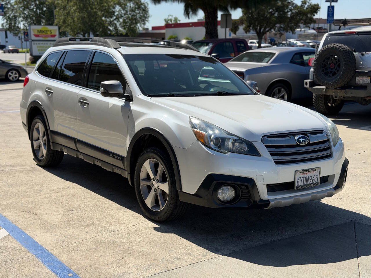 Used 2013 Subaru Outback 2.5i Limited w/ Special Appearance Pkg AWD/4WD image 5