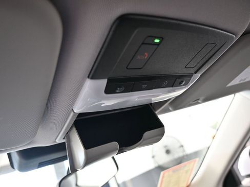 Used 2023 Mitsubishi Outlander SE image 34