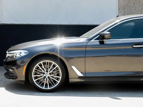 Used 2018 BMW 530i RWD image 15