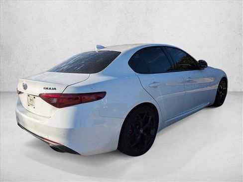 Used 2020 Alfa Romeo Giulia w/ Nero Edizione image 5