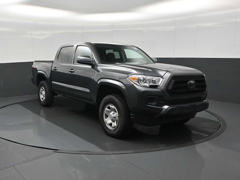 Used 2022 Toyota Tacoma SR image 2