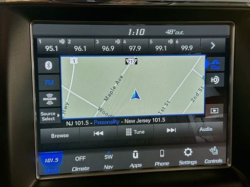 Used 2018 Jeep Grand Cherokee Limited image 16