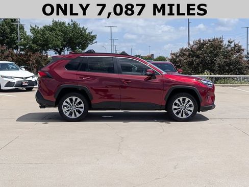 Used 2025 Toyota RAV4 XLE Premium FWD image 4