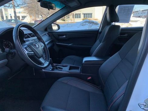 Used 2016 Toyota Camry SE image 13