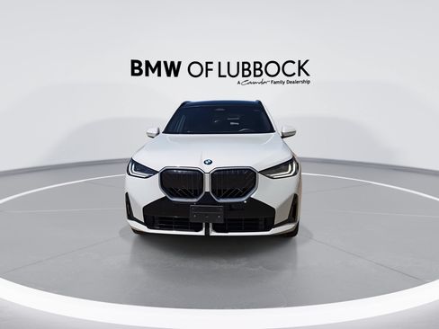 Used 2025 BMW X3 xDrive30i AWD/4WD image 3