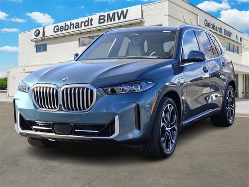 New 2026 BMW X5 xDrive50e w/ Premium Package image 3