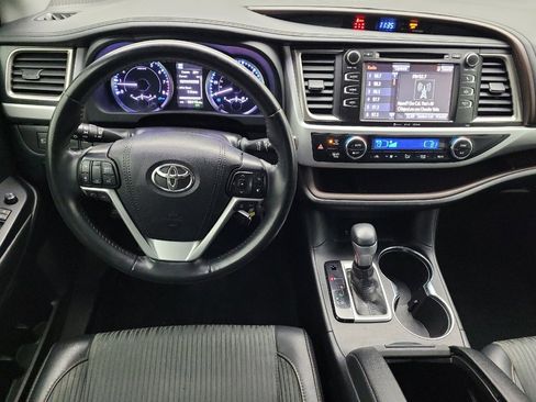 Used 2019 Toyota Highlander LE image 22