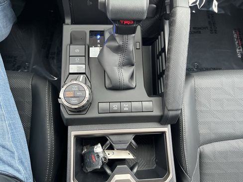 Used 2025 Toyota 4Runner TRD Off-Road Premium image 21