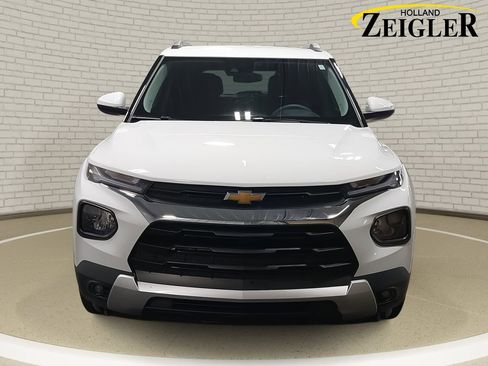Used 2023 Chevrolet TrailBlazer LT image 2