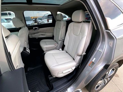 Certified 2022 Kia Sorento SX Prestige w/ Panoramic Sunroof Package image 26