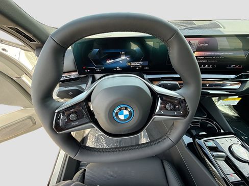 New 2026 BMW i5 eDrive40 image 39