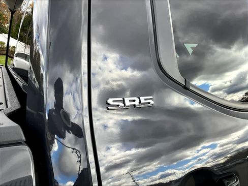 Certified 2024 Toyota Tacoma SR5 image 28