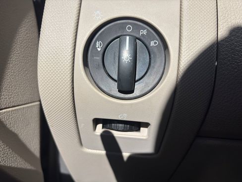 Used 2007 Ford Explorer Sport Trac XLT image 21