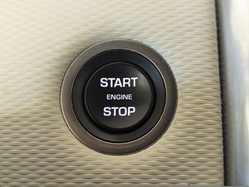 Used 2024 Land Rover Discovery Dynamic SE image 51