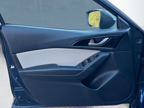 Used 2014 MAZDA MAZDA3 i Sport image 20