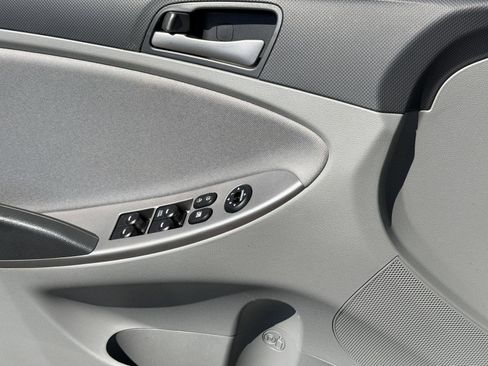 Used 2017 Hyundai Accent SE FWD image 17