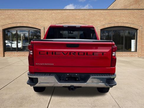 Used 2021 Chevrolet Silverado 1500 W/T w/ WT Value Package AWD/4WD image 4