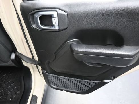 Used 2022 Jeep Gladiator Sport AWD/4WD image 40