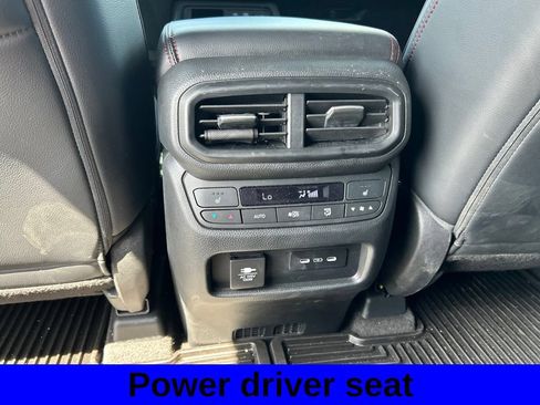 Used 2025 Honda Pilot Black Edition image 7