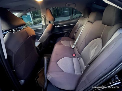 Used 2019 Toyota Camry LE image 21