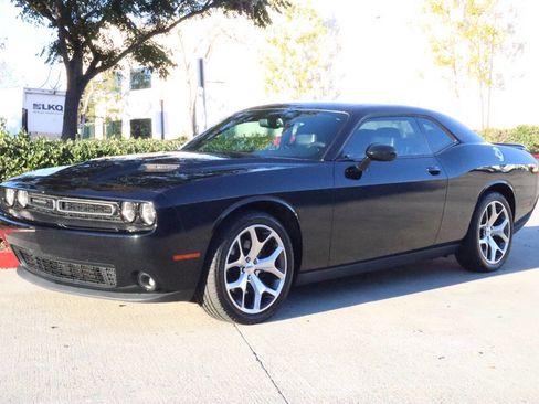 Used 2015 Dodge Challenger SXT Plus w/ Sound Group II image 2