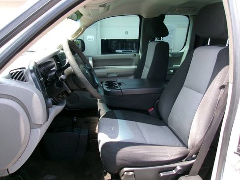 Used 2008 Chevrolet Silverado 3500 W/T AWD/4WD image 17