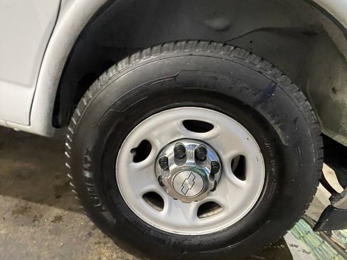 Used 2017 Chevrolet Express 3500 LT w/ LT Preferred Equipment Group image 43