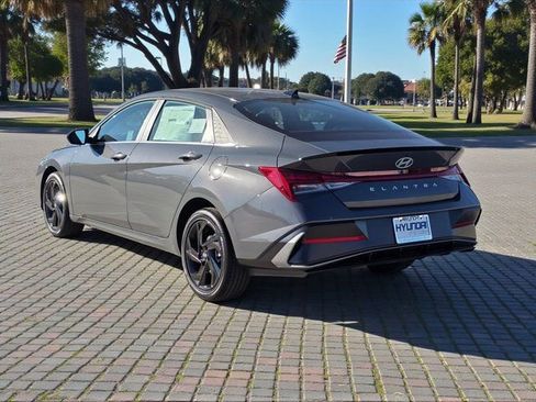 New 2026 Hyundai Elantra SEL Sport Premium FWD image 7