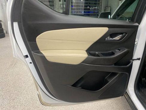 Certified 2022 Chevrolet Traverse LS image 33