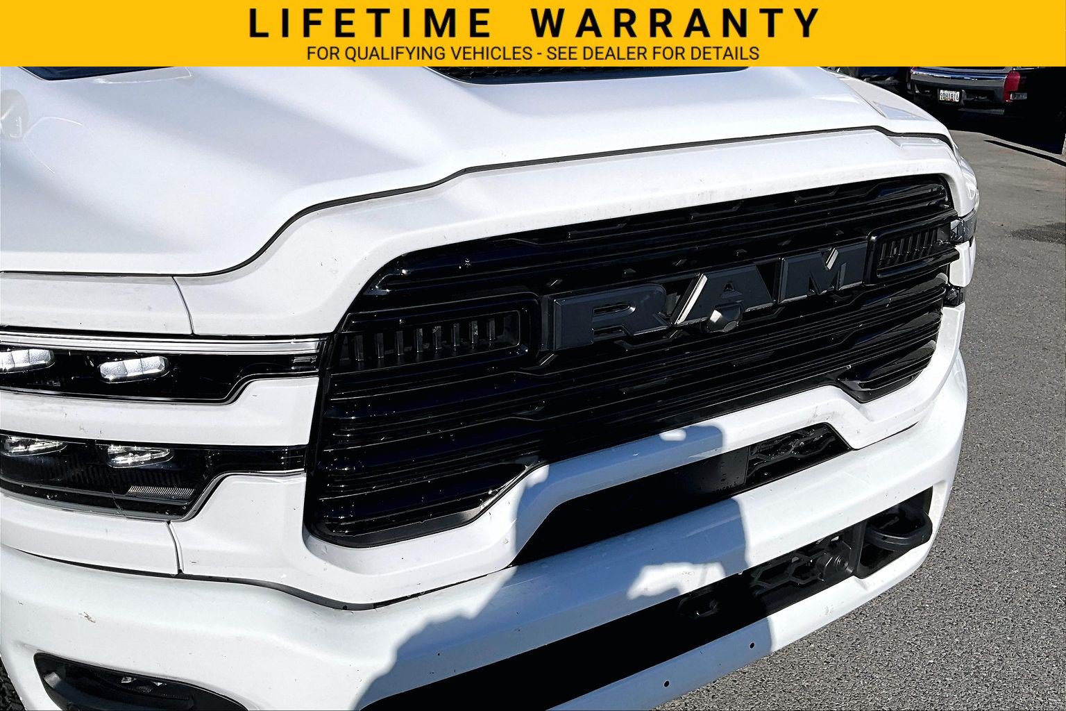Used 2025 RAM 2500 Laramie AWD/4WD image 5