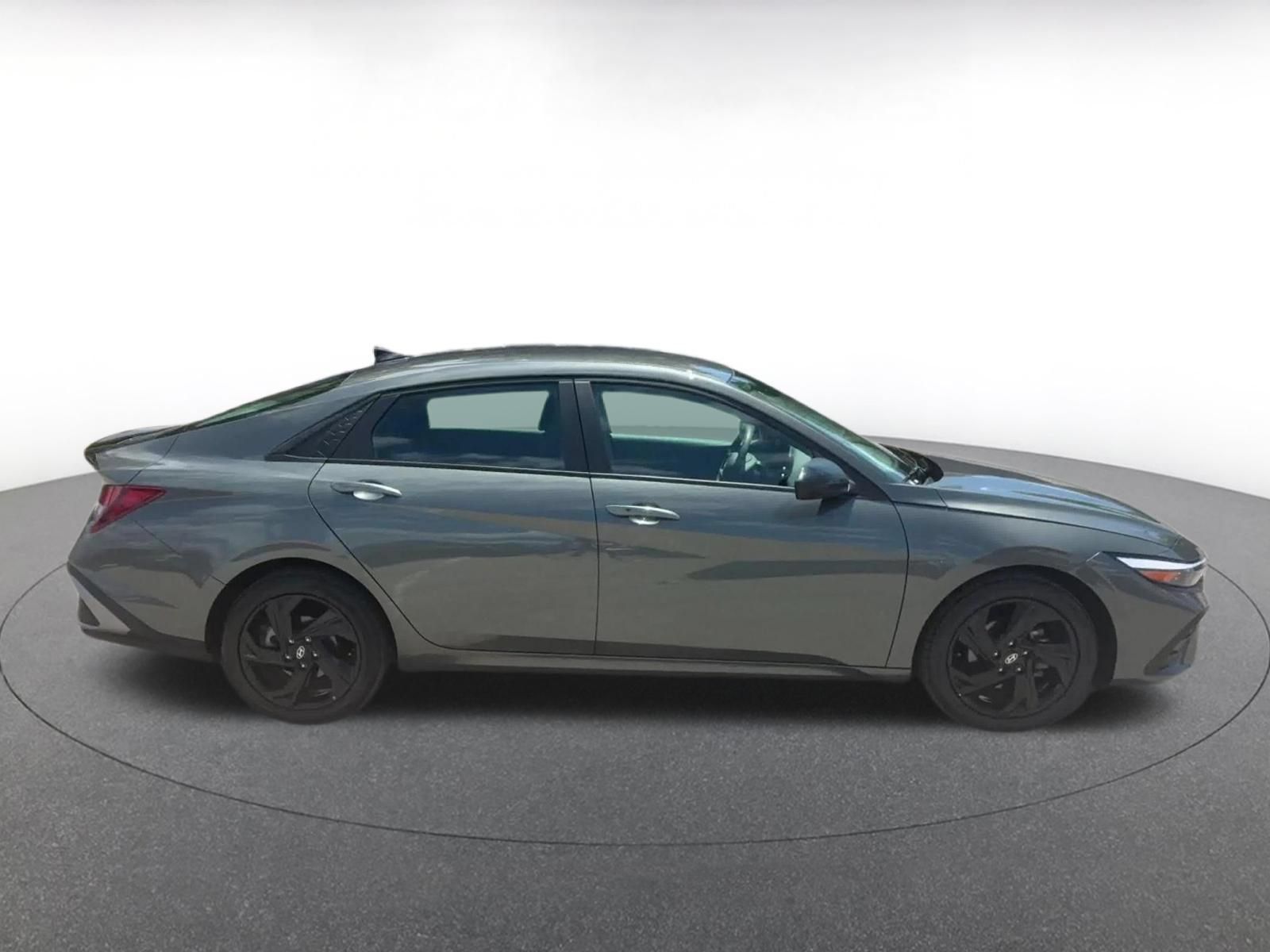 Used 2026 Hyundai Elantra Sport FWD image 15