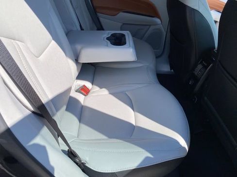 Used 2022 Jeep Compass Limited image 30