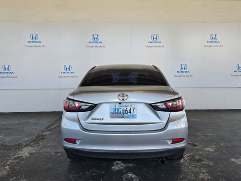 Used 2019 Toyota Yaris L FWD image 3