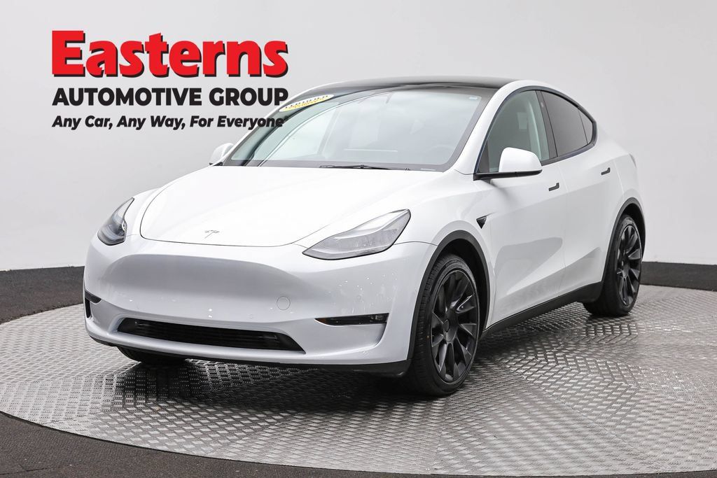 Used 2022 Tesla Model Y Long Range AWD/4WD image 1
