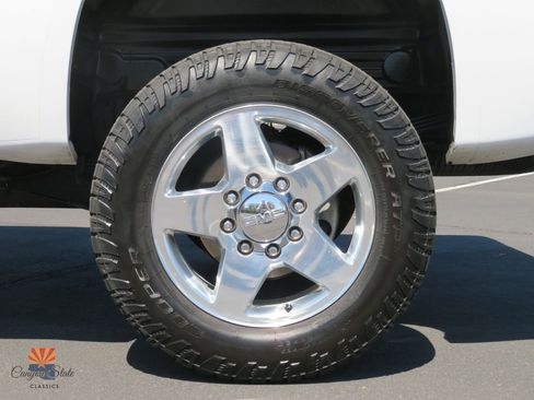 Used 2013 GMC Sierra 2500 SLT w/ SLT Convenience Package AWD/4WD image 18