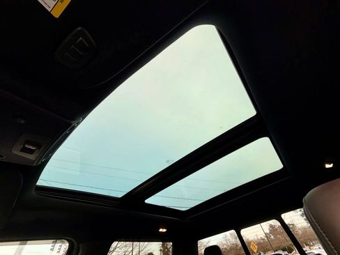 Used 2015 Ford F150 Platinum w/ Equipment Group 701A Luxury image 16