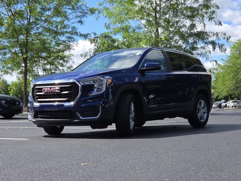 Used 2023 GMC Terrain SLE FWD image 13