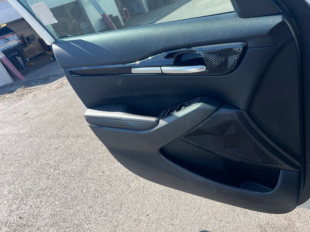 Certified 2025 Kia Seltos EX AWD/4WD image 15