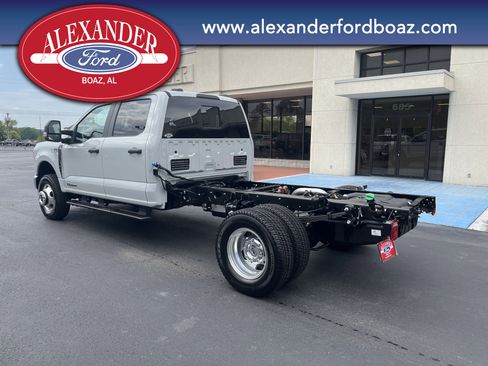 New 2025 Ford F350 XL w/ XL Chrome Package image 2