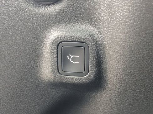 Used 2025 Jeep Compass Latitude w/ Convenience Group image 13