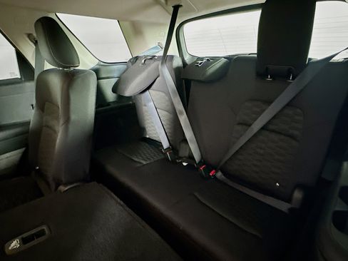 Used 2025 Nissan Pathfinder SV image 28