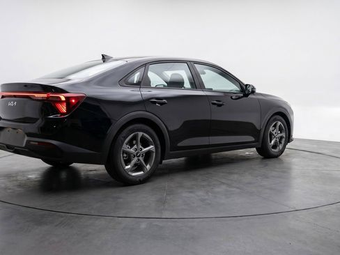 Used 2025 Kia K4 FWD image 9