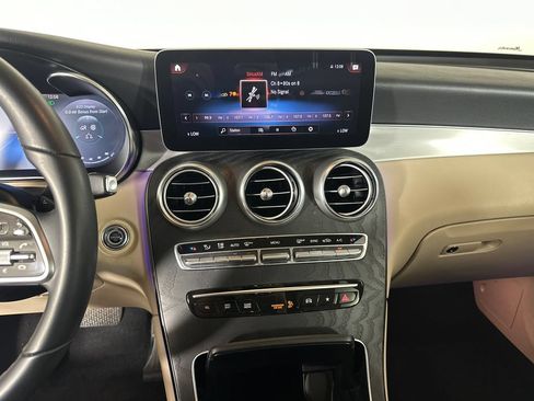 Certified 2022 Mercedes-Benz GLC 300 w/ Premium Package Lite image 30