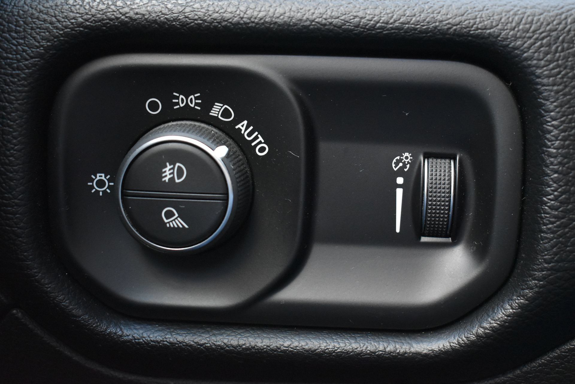 Used 2021 RAM 1500 Big Horn AWD/4WD image 18