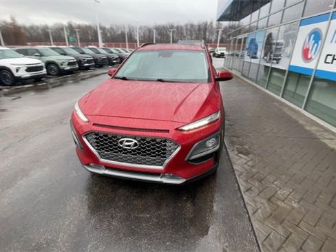 Used 2021 Hyundai Kona Limited image 3