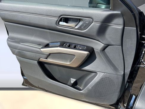 New 2025 Nissan Pathfinder Platinum w/ Cargo Package image 23