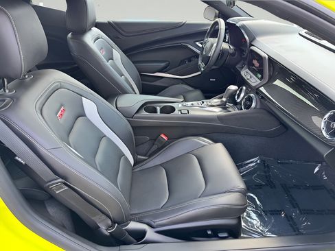 Used 2020 Chevrolet Camaro SS RWD image 31